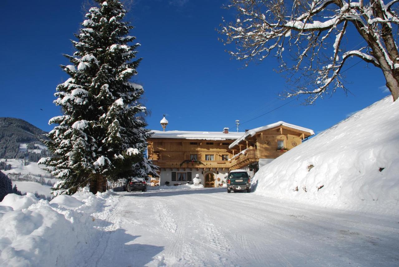 Pension Berghof Maria Alm am Steinernen Meer Exterior photo